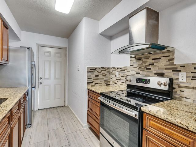 1701 Upland Drive 216, Houston, TX 77043