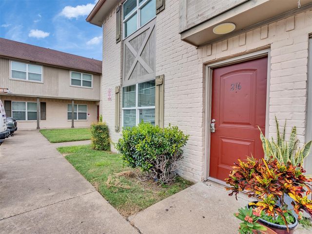 1701 Upland Drive 216, Houston, TX 77043