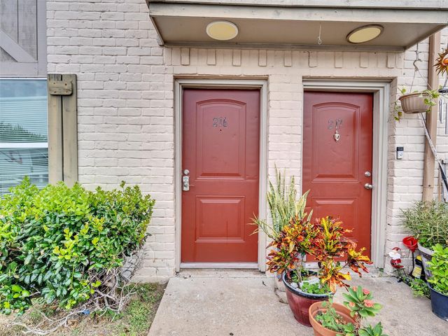 1701 Upland Drive 216, Houston, TX 77043