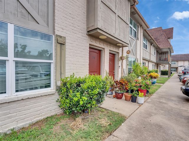 1701 Upland Drive 216, Houston, TX 77043