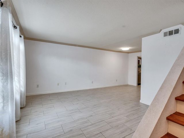 1701 Upland Drive 216, Houston, TX 77043