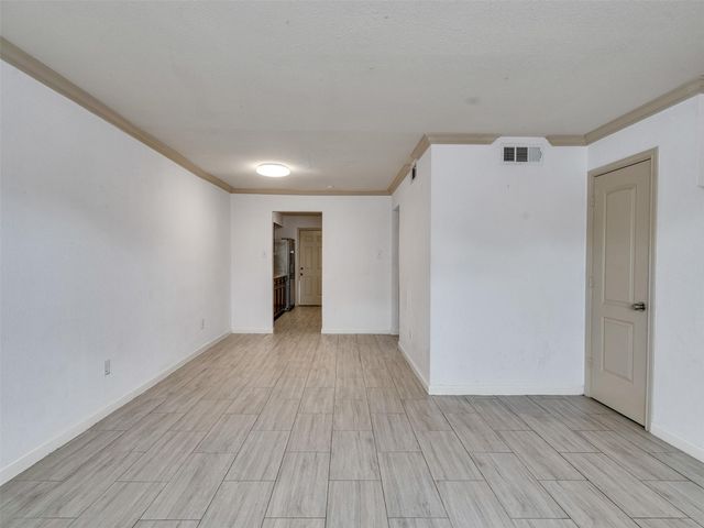 1701 Upland Drive 216, Houston, TX 77043