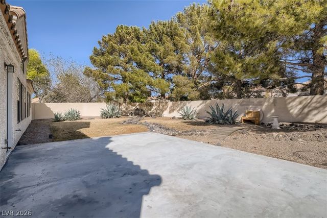 2224 Bear Valley Street, Las Vegas, NV 89128