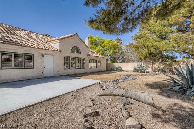 2224 Bear Valley Street, Las Vegas, NV 89128