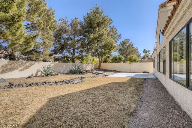 2224 Bear Valley Street, Las Vegas, NV 89128