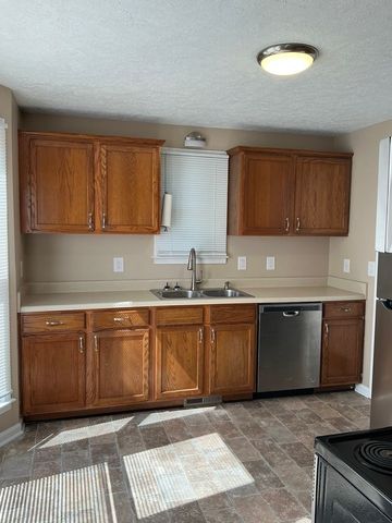 101 Shady Maple Dr, Clarksville, TN 37043