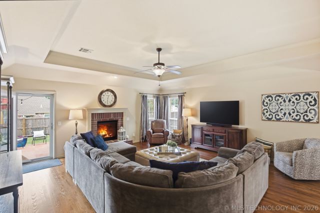 1005 S Yellowood Place W, Broken Arrow, OK 74012