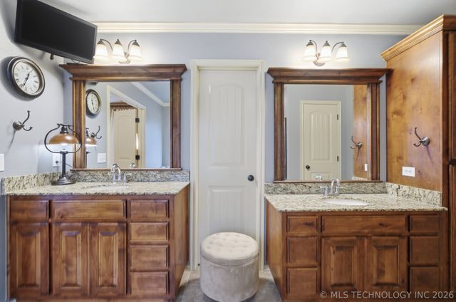 1005 S Yellowood Place W, Broken Arrow, OK 74012