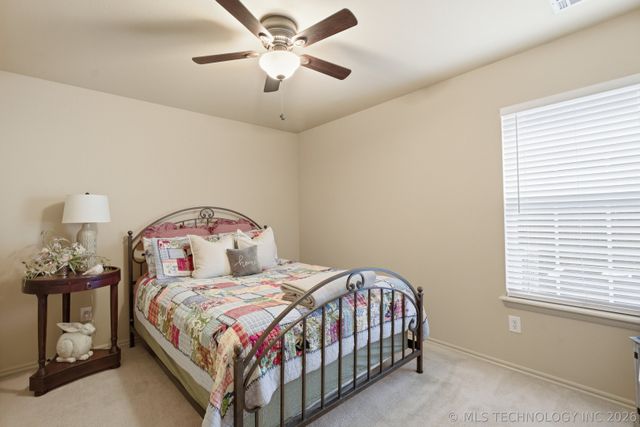 1005 S Yellowood Place W, Broken Arrow, OK 74012