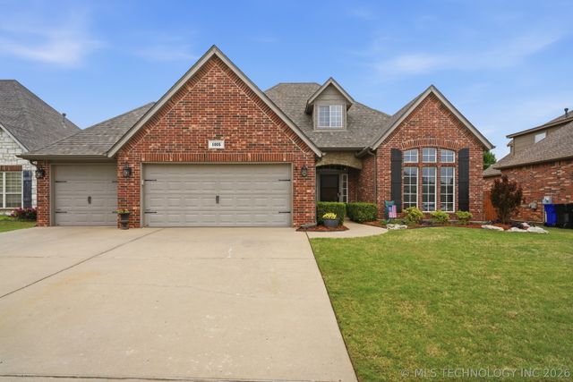 1005 S Yellowood Place W, Broken Arrow, OK 74012