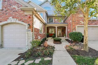 1209 W CHARLES Lane, Westmont, IL 60559