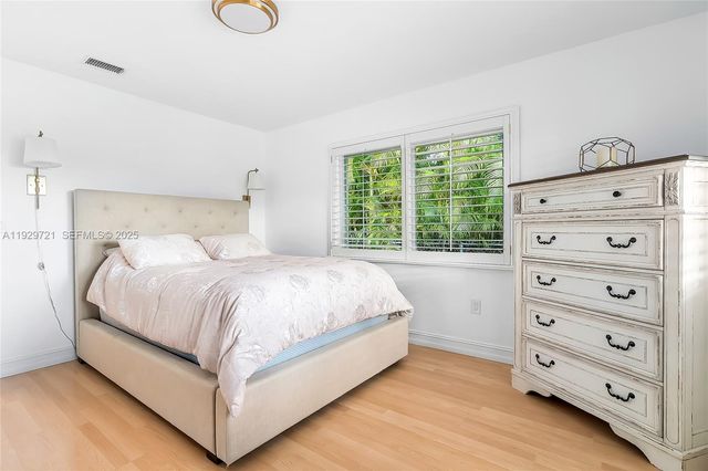 2085 Ixora Rd 0, North Miami, FL 33181