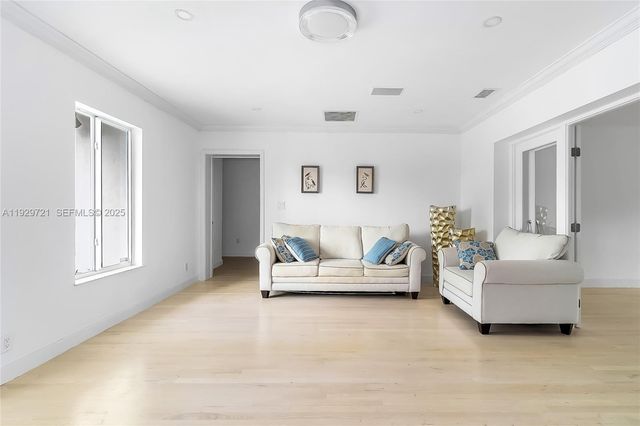 2085 Ixora Rd 0, North Miami, FL 33181