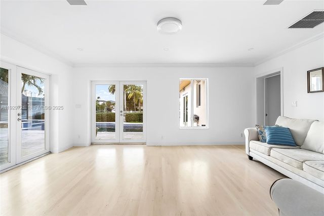 2085 Ixora Rd 0, North Miami, FL 33181