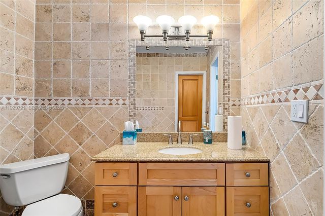 2085 Ixora Rd 0, North Miami, FL 33181