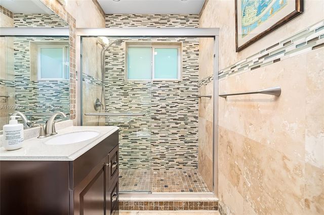 2085 Ixora Rd 0, North Miami, FL 33181