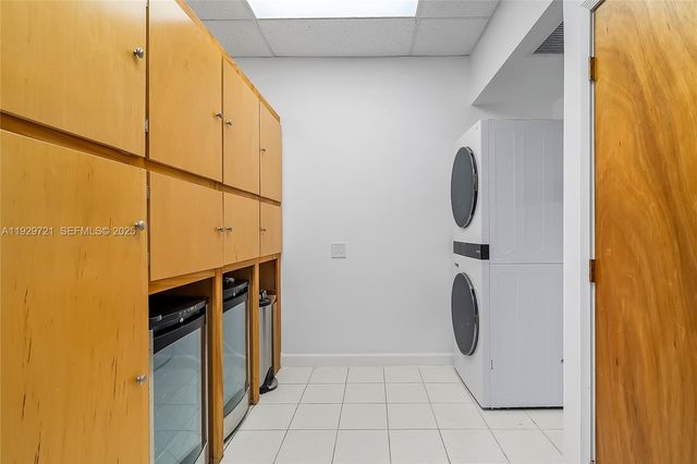 2085 Ixora Rd 0, North Miami, FL 33181