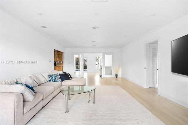 2085 Ixora Rd 0, North Miami, FL 33181