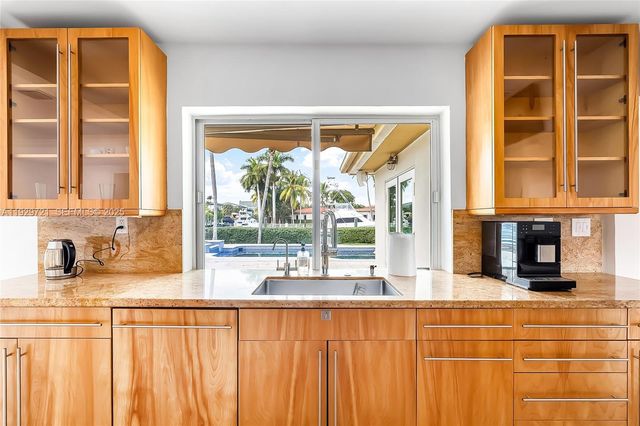 2085 Ixora Rd 0, North Miami, FL 33181