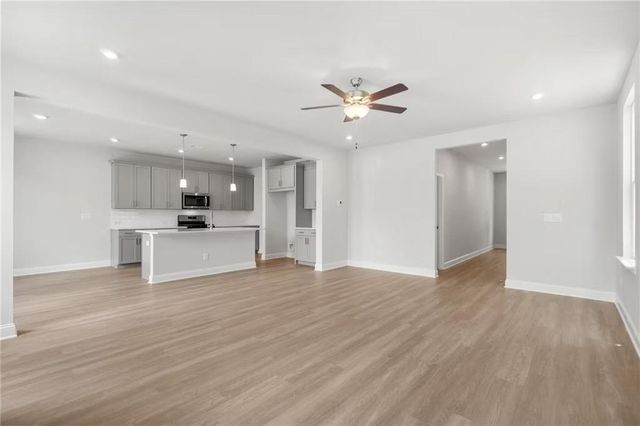 675 Smokey Quartz Way, Kennesaw, GA 30144