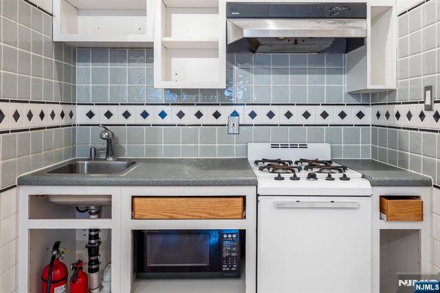 3061 Edwin 3E, Fort Lee, NJ 07024