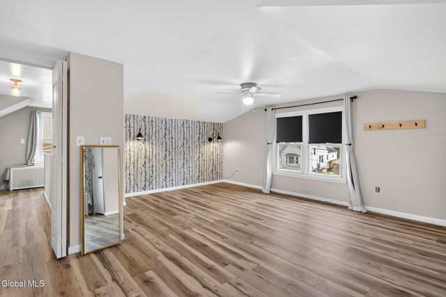 8 Hudson Ave W, East Greenbush, NY 12144