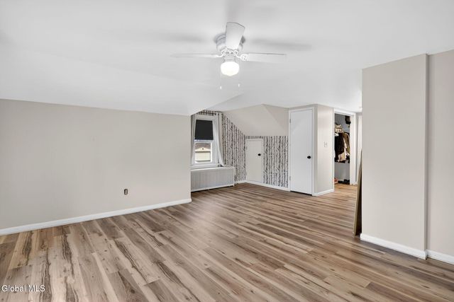 8 Hudson Ave W, East Greenbush, NY 12144