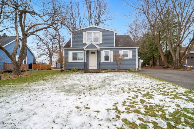 8 Hudson Ave W, East Greenbush, NY 12144