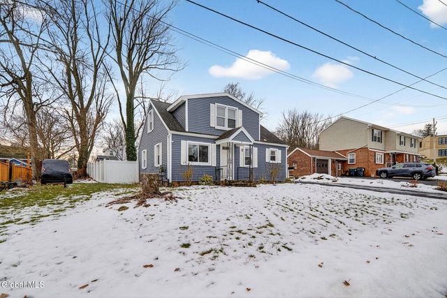 8 Hudson Ave W, East Greenbush, NY 12144