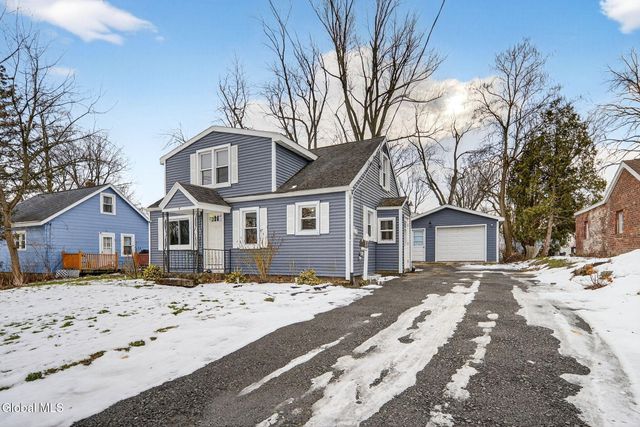 8 Hudson Ave W, East Greenbush, NY 12144