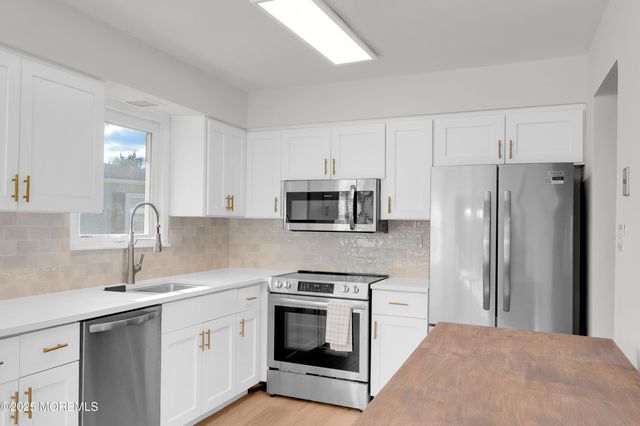 8 Holmes Court, Brick, NJ 08724