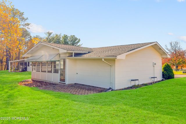 8 Holmes Court, Brick, NJ 08724