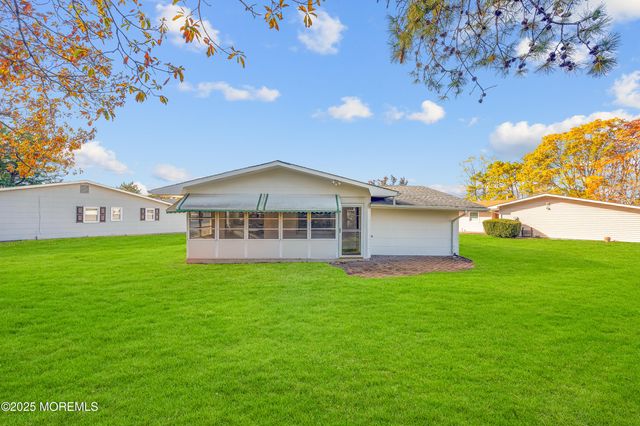 8 Holmes Court, Brick, NJ 08724