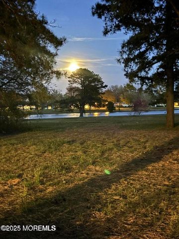 8 Holmes Court, Brick, NJ 08724