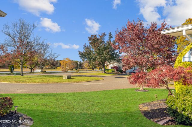 8 Holmes Court, Brick, NJ 08724