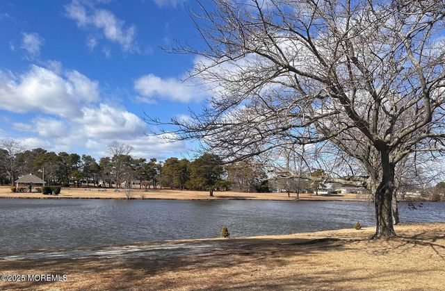 8 Holmes Court, Brick, NJ 08724