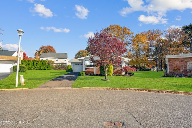 8 Holmes Court, Brick, NJ 08724