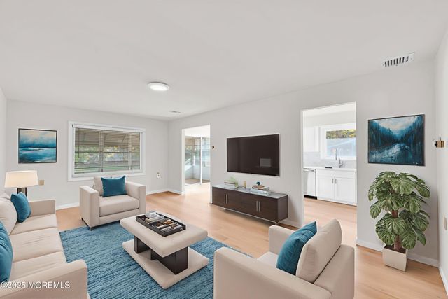 8 Holmes Court, Brick, NJ 08724