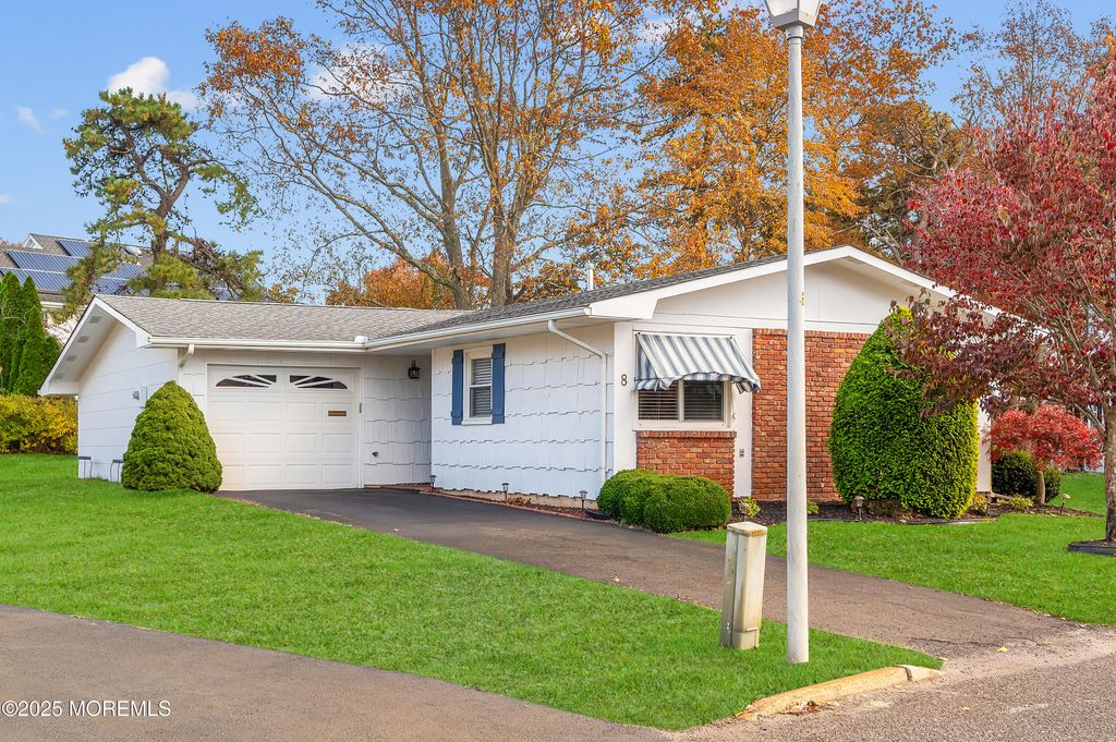 8 Holmes Court, Brick, NJ 08724