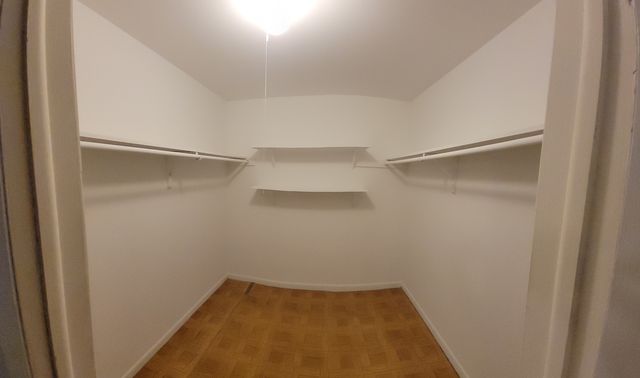 8901 N Western Avenue 407, Des Plaines, IL 60016