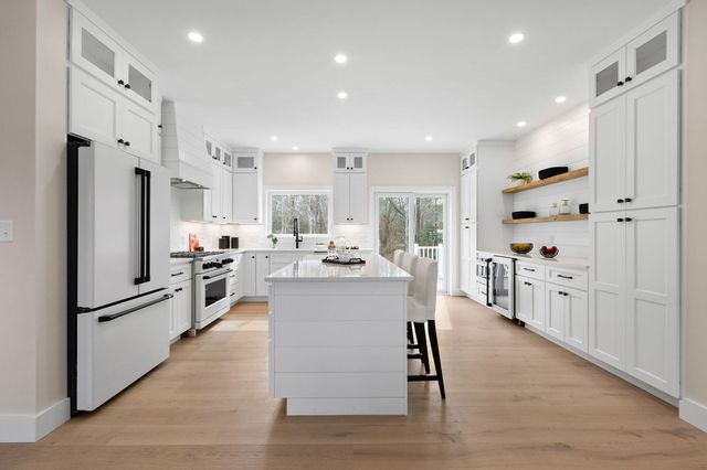 817 Race Lane, Marstons Mills, MA 02648