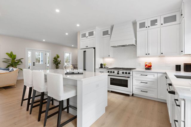 817 Race Lane, Marstons Mills, MA 02648