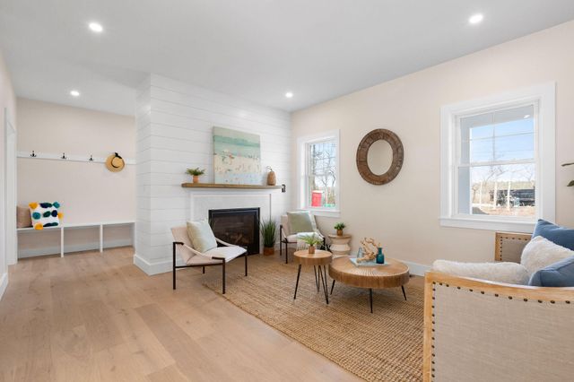 817 Race Lane, Marstons Mills, MA 02648