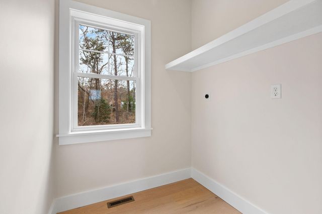 817 Race Lane, Marstons Mills, MA 02648