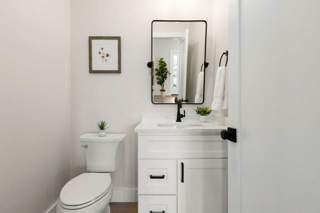 817 Race Lane, Marstons Mills, MA 02648