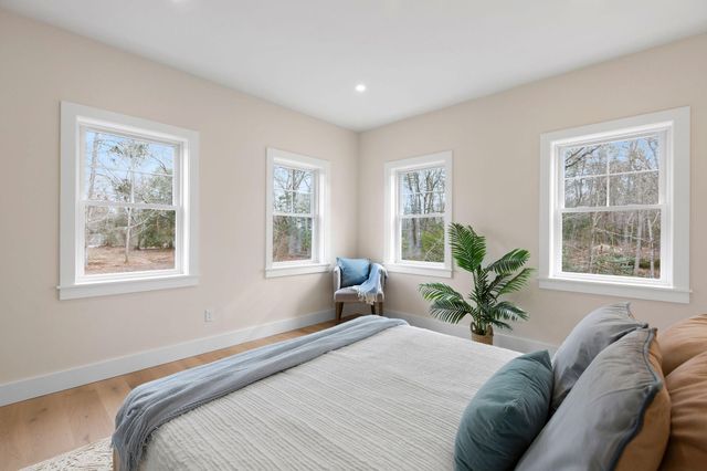 817 Race Lane, Marstons Mills, MA 02648