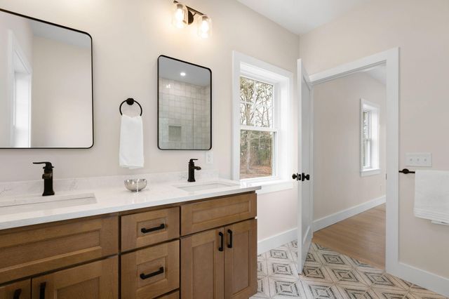 817 Race Lane, Marstons Mills, MA 02648