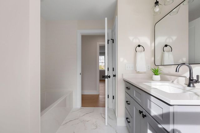 817 Race Lane, Marstons Mills, MA 02648