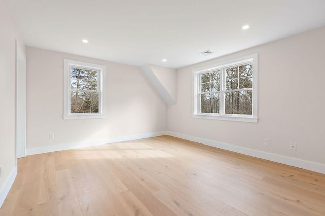 817 Race Lane, Marstons Mills, MA 02648