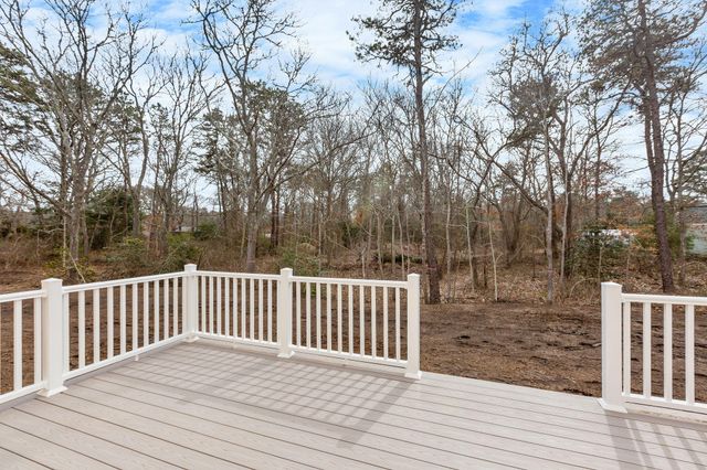 817 Race Lane, Marstons Mills, MA 02648